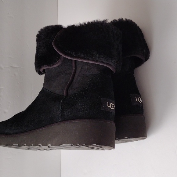 UGG black platform shearling boots 9 - Picture 6 of 10